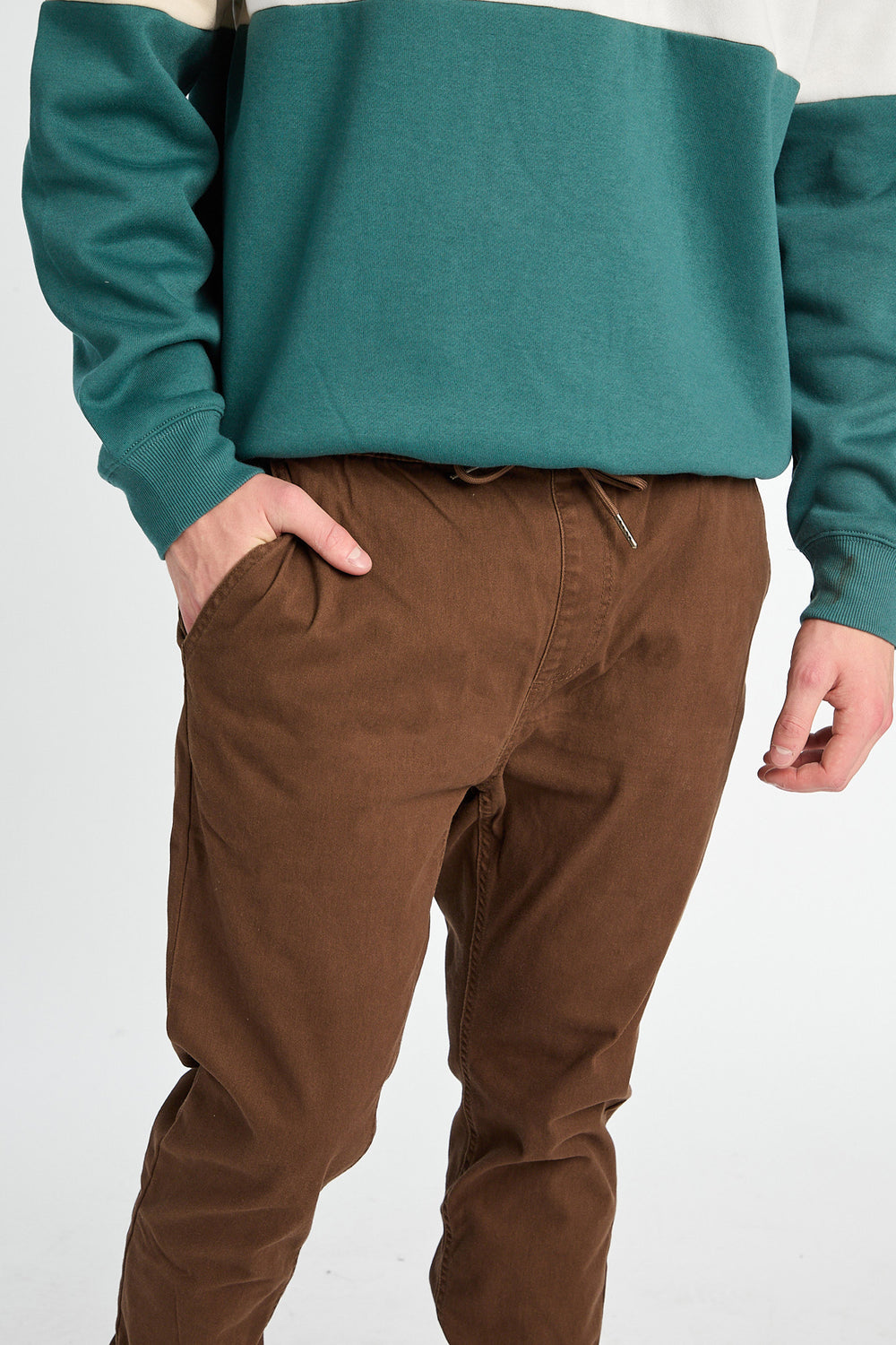 Jogger en sergé coupe slim Jogger en sergé coupe slim