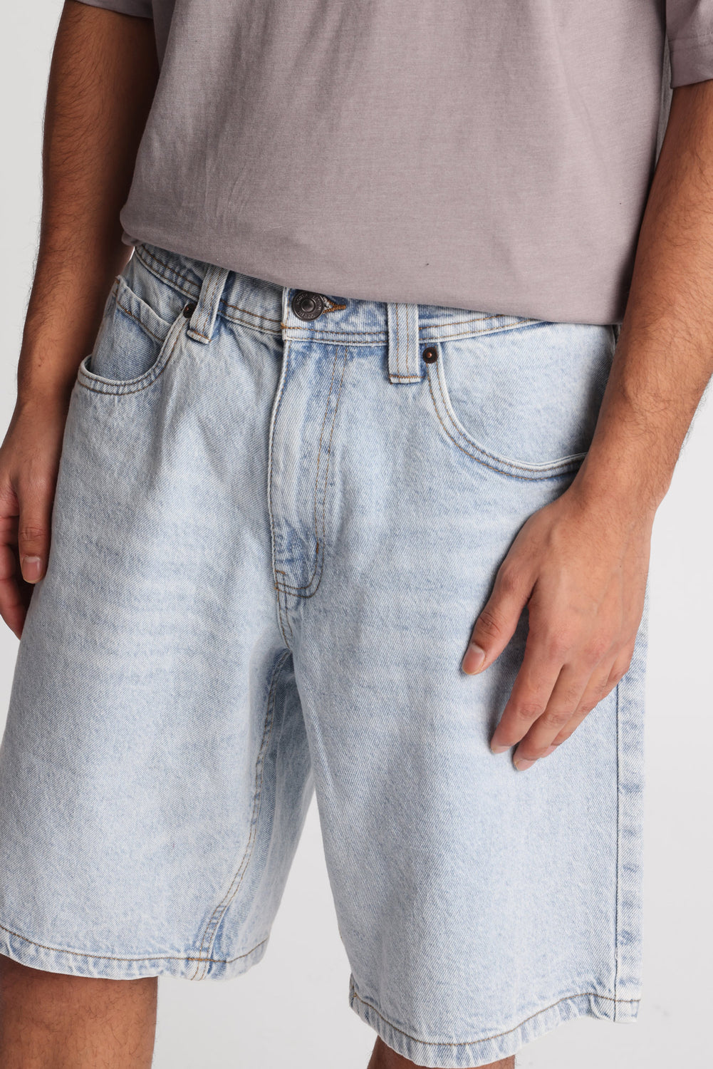 Loose Embroidered Denim Shorts Loose Embroidered Denim Shorts