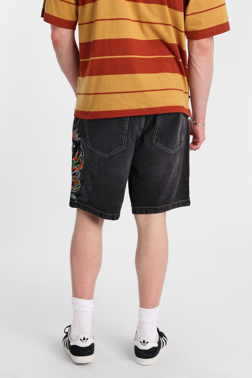 Short en denim ample brodé Short en denim ample brodé