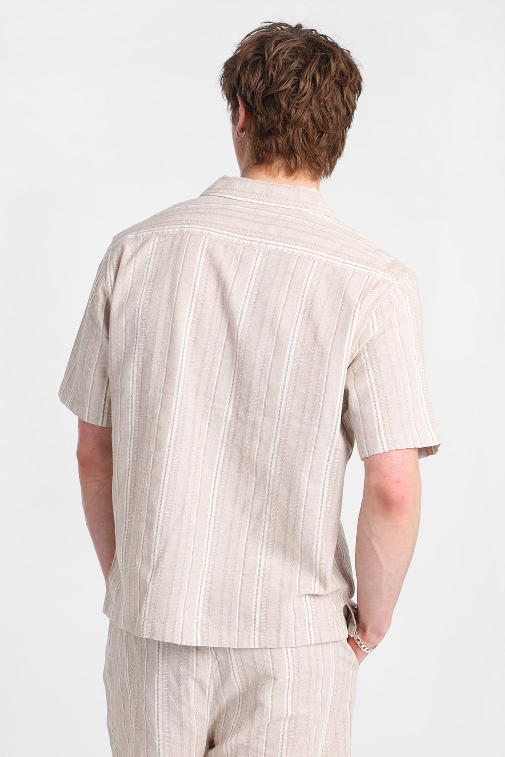 Chemise boutonnée texturée à rayures multiples Chemise boutonnée texturée à rayures multiples