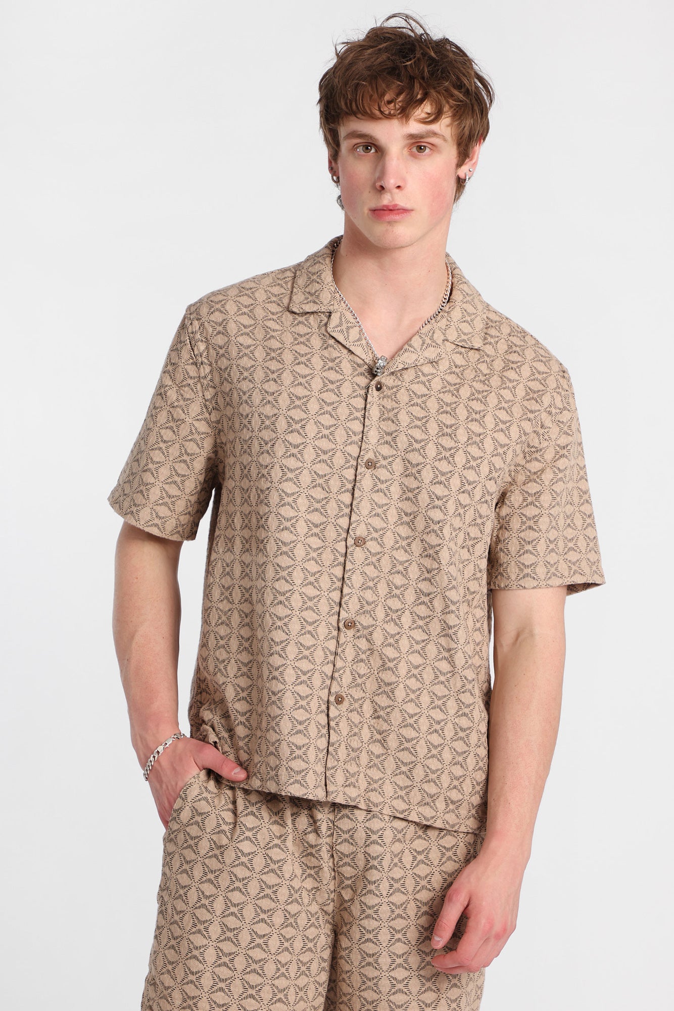 Textured Geometric Floral Button-Up Shirt - Tan /