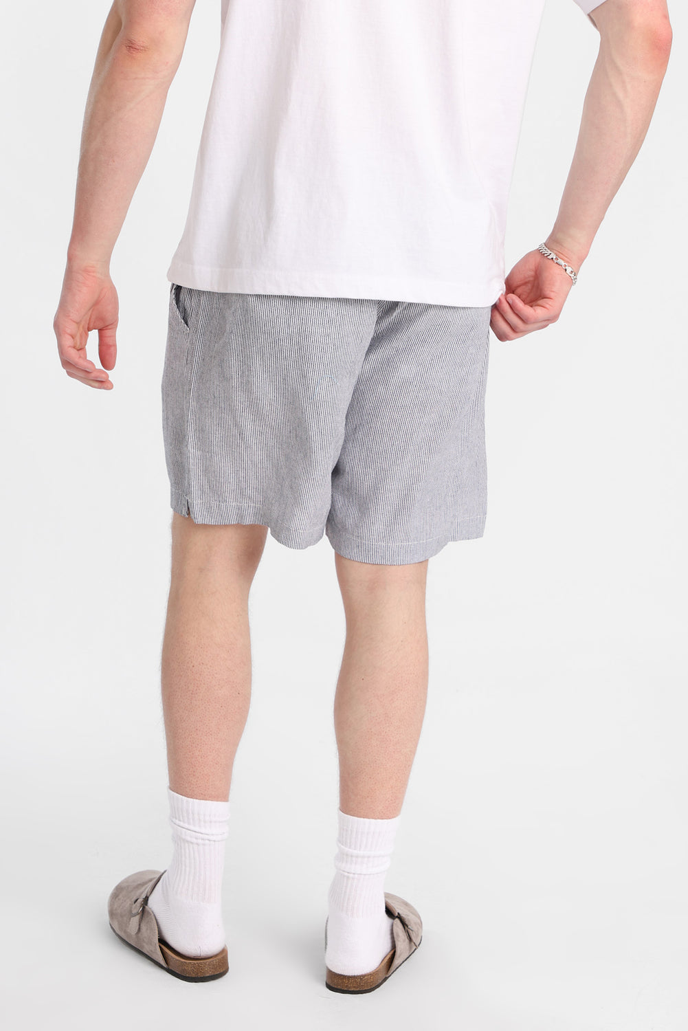 Short en mélange de lin à rayures teintées dans le fil 7 po Short en mélange de lin à rayures teintées dans le fil 7 po