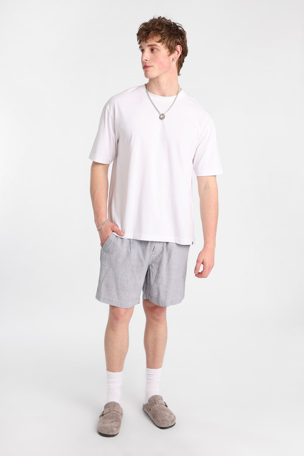 Short en mélange de lin à rayures teintées dans le fil 7 po Short en mélange de lin à rayures teintées dans le fil 7 po