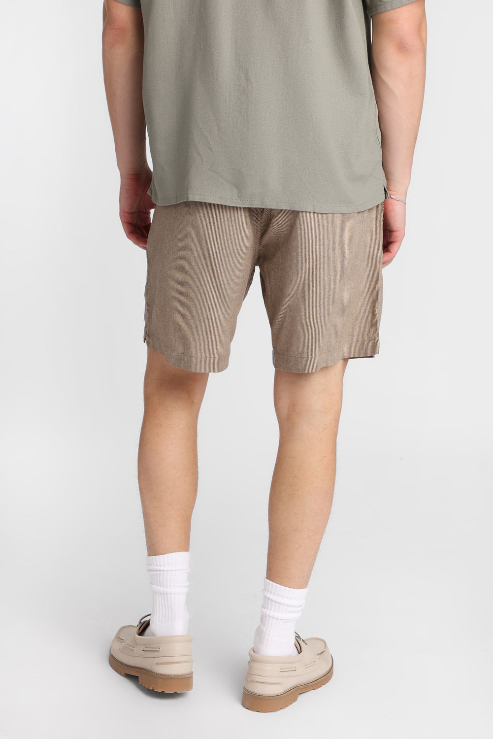 Short en mélange de lin à rayures teintées dans le fil 7 po Short en mélange de lin à rayures teintées dans le fil 7 po