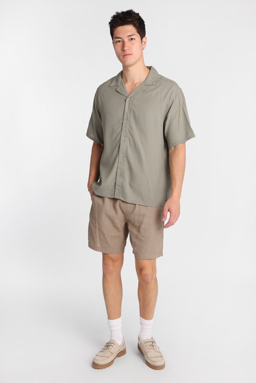 Short en mélange de lin à rayures teintées dans le fil 7 po Short en mélange de lin à rayures teintées dans le fil 7 po