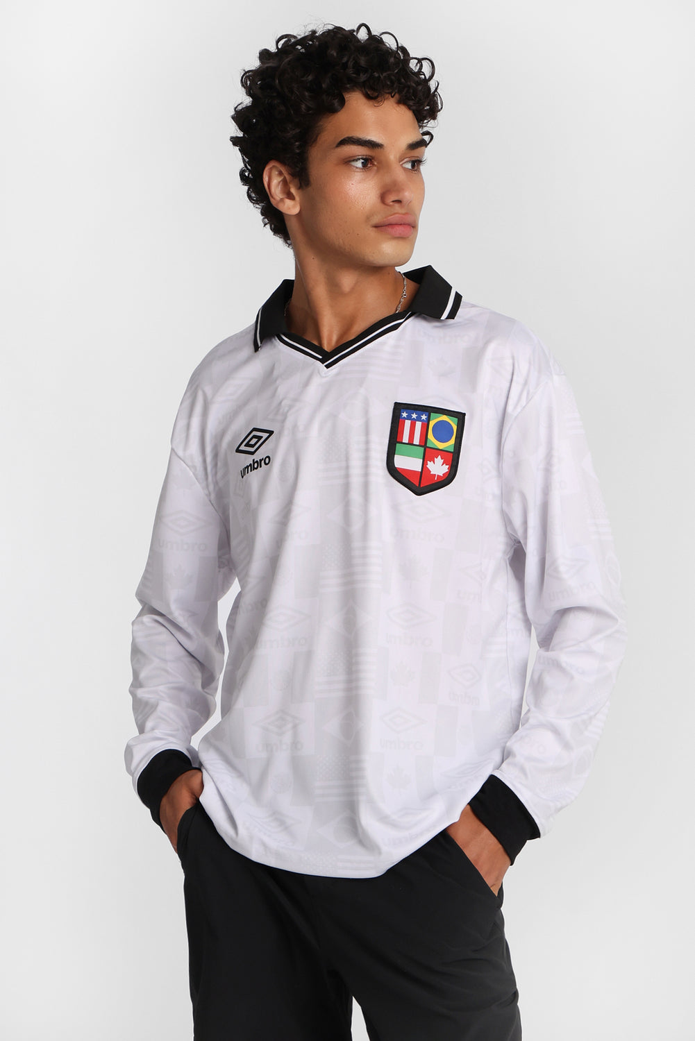 Maillot polo à manches longues Umbro World's Game Maillot polo à manches longues Umbro World's Game