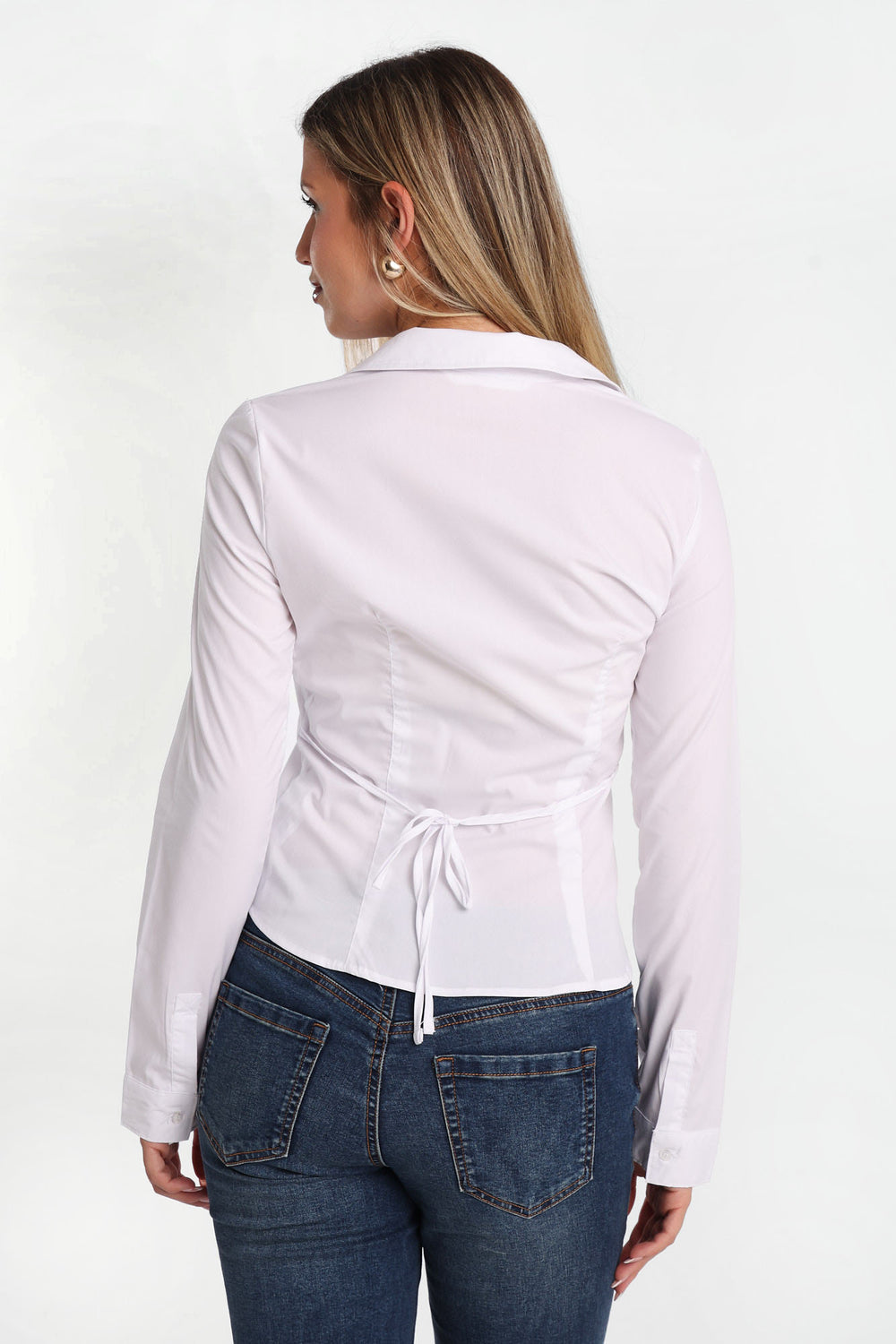 Chemise à manches longues à nouer au dos Chemise à manches longues à nouer au dos