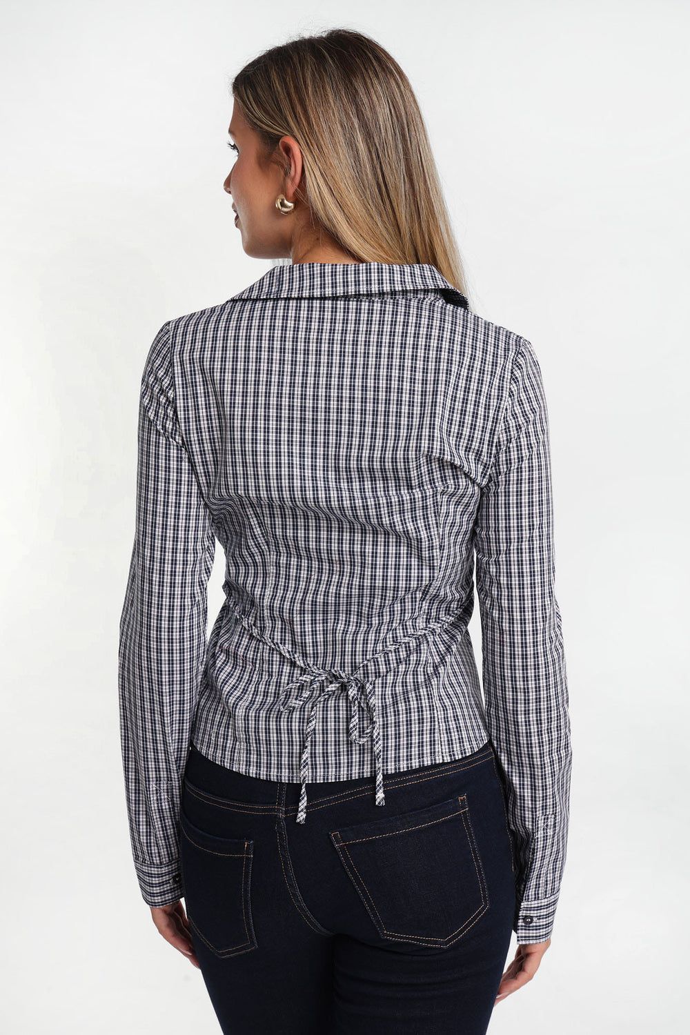 Chemise à manches longues à nouer au dos Chemise à manches longues à nouer au dos