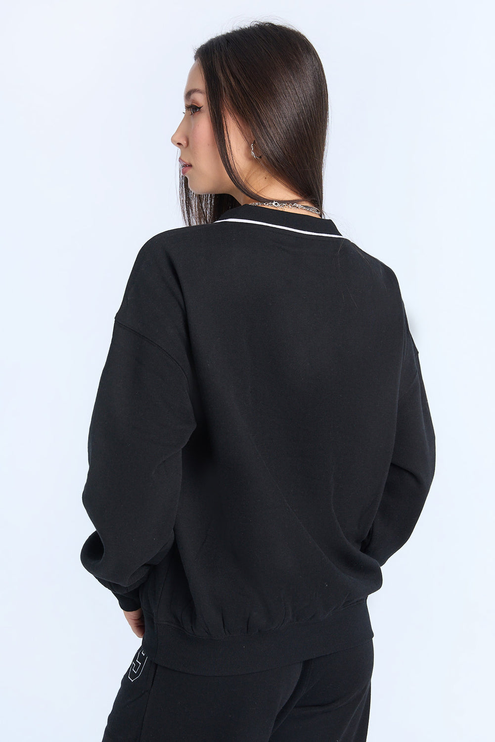 Graphic V-Neck Sweatshirt Graphic V-Neck Sweatshirt
