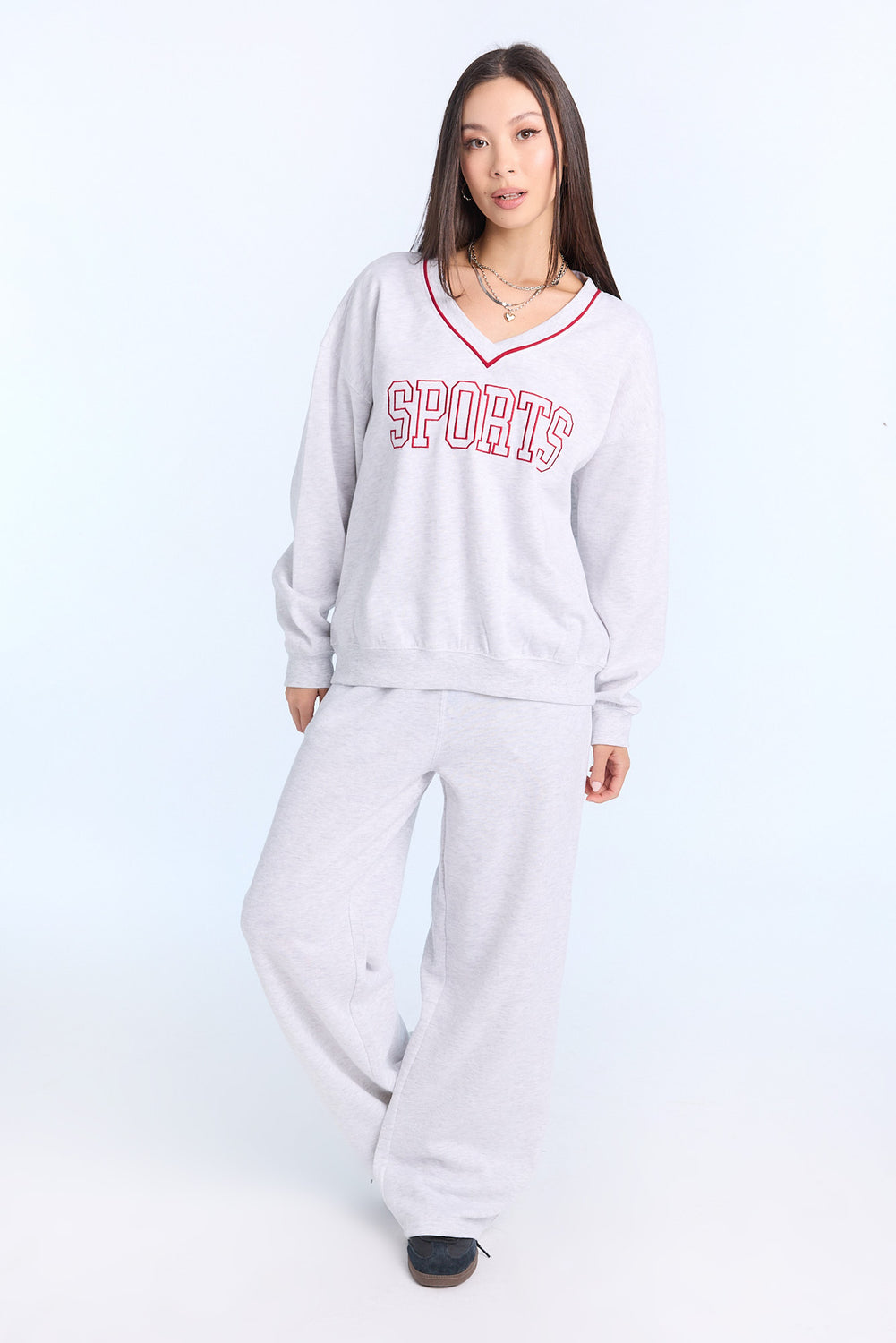 Graphic V-Neck Sweatshirt Graphic V-Neck Sweatshirt