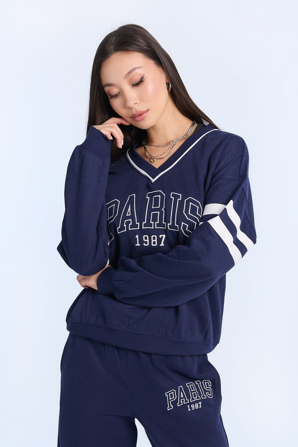 Graphic V-Neck Sweatshirt Graphic V-Neck Sweatshirt