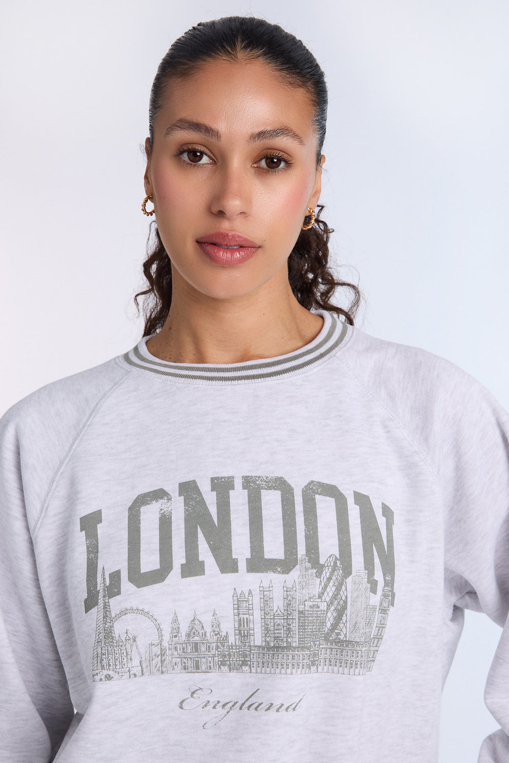 Graphic Raglan Sleeve Crewneck Sweatshirt Graphic Raglan Sleeve Crewneck Sweatshirt