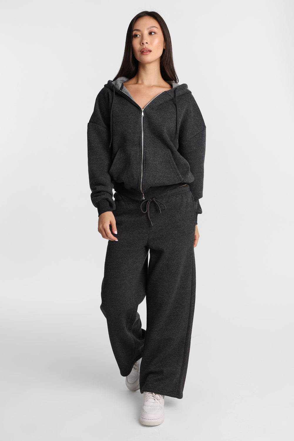 Pantalon en molleton à jambe large en mélange de coton Pantalon en molleton à jambe large en mélange de coton