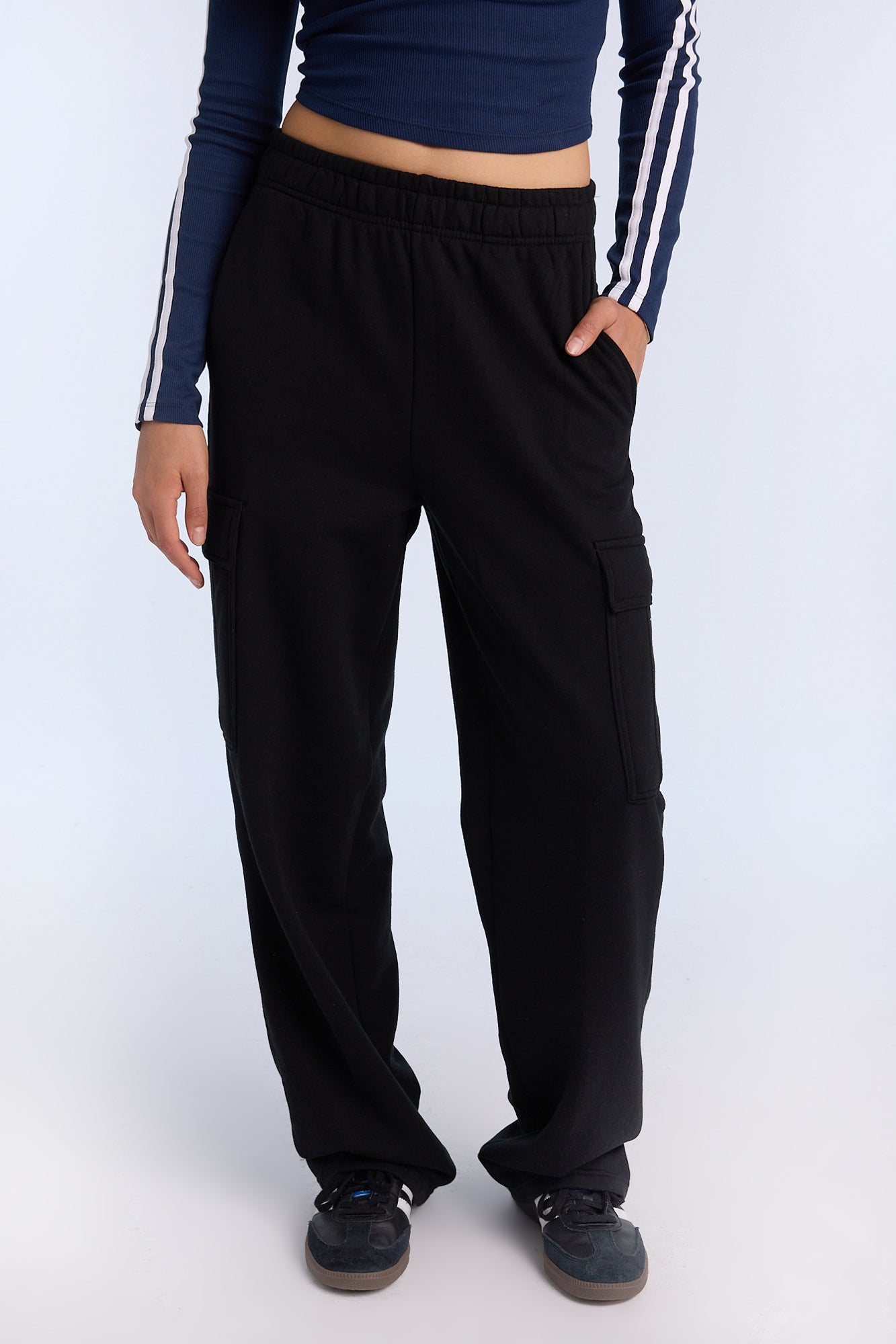 Wide-Leg Cargo Sweatpant - /