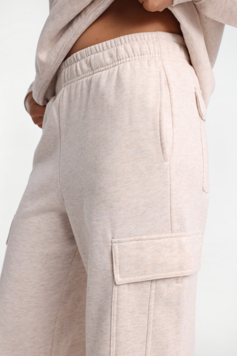 Pantalon en molleton cargo à jambe large Pantalon en molleton cargo à jambe large