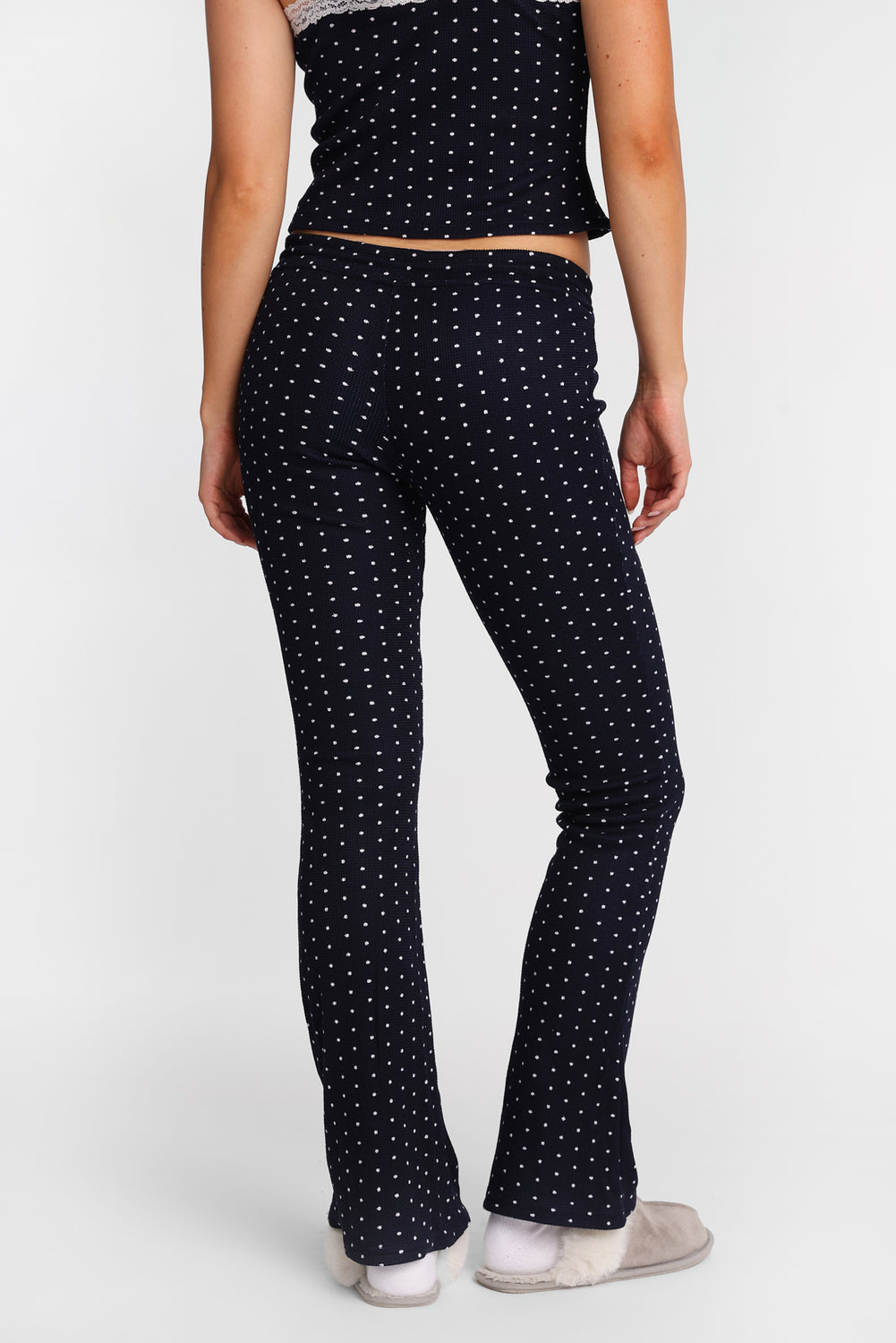 Pantalon pyjama à jambe semi-évasée en tricot gaufré Pantalon pyjama à jambe semi-évasée en tricot gaufré