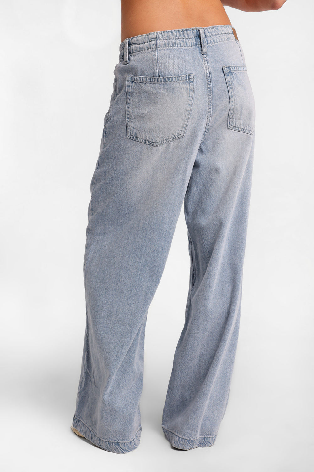 Jean ultra large taille basse avec cordon de serrage Jean ultra large taille basse avec cordon de serrage