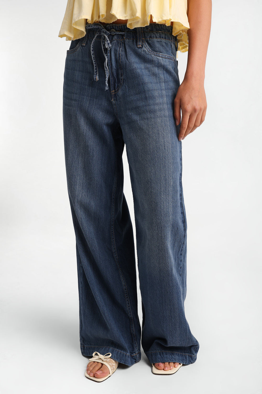 Jean ultra large taille basse avec cordon de serrage Jean ultra large taille basse avec cordon de serrage