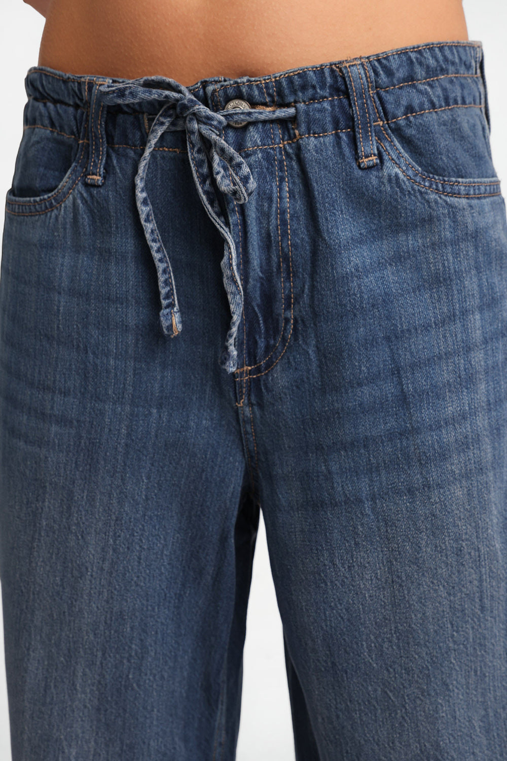 Jean ultra large taille basse avec cordon de serrage Jean ultra large taille basse avec cordon de serrage