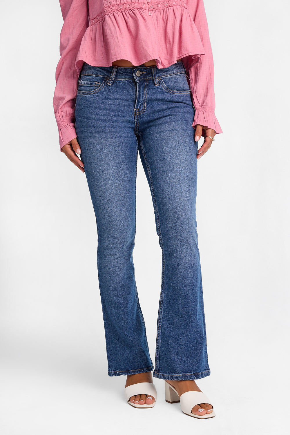 Jean semi-évasé taille basse Jean semi-évasé taille basse