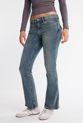 Jean semi-évasé taille basse avec poches brodées