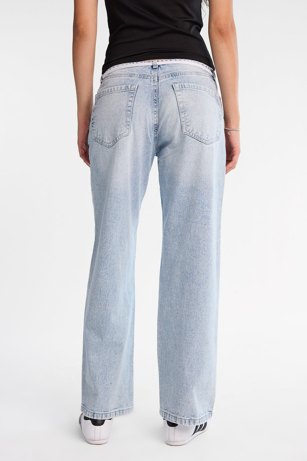 Jean Chloe ample taille basse avec ceinture en lacet Jean Chloe ample taille basse avec ceinture en lacet