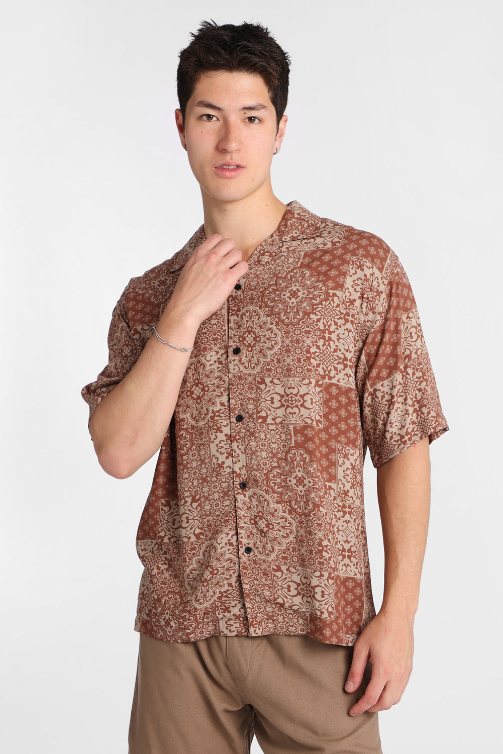 Chemise boutonnée à imprimé bandana Chemise boutonnée à imprimé bandana