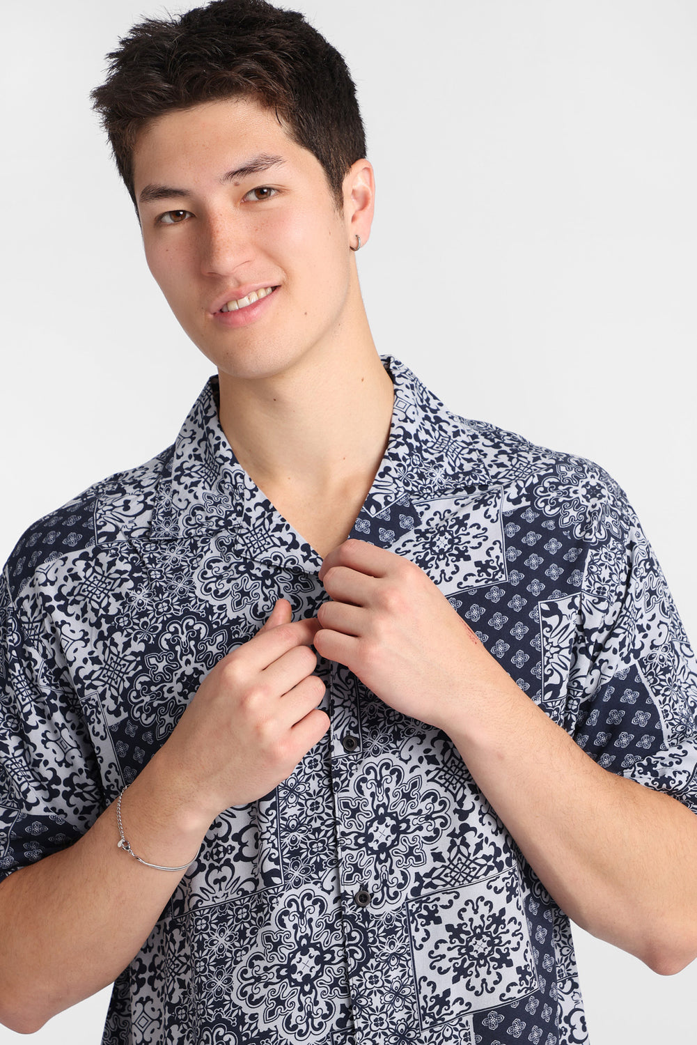 Chemise boutonnée à imprimé bandana Chemise boutonnée à imprimé bandana