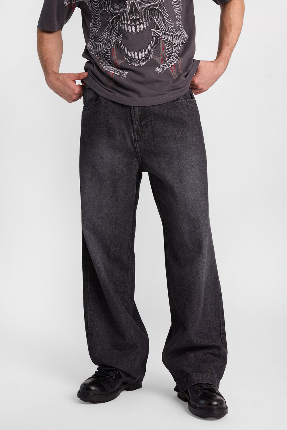 Arsenic Embroidered Ultra-Baggy Jeans Arsenic Embroidered Ultra-Baggy Jeans