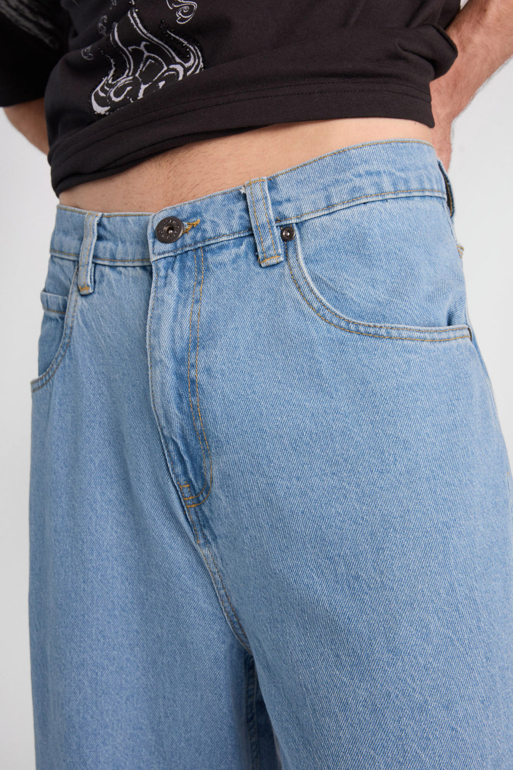 Jean ultra-ample brodé Arsenic Jean ultra-ample brodé Arsenic