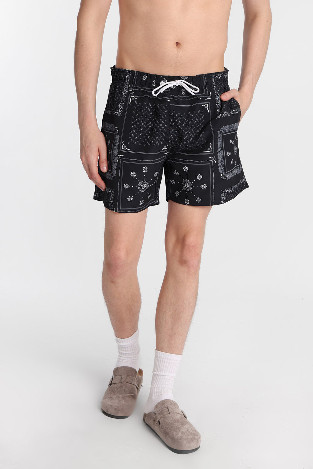 Short de bain à imprimé bandana 5,5 po Short de bain à imprimé bandana 5,5 po