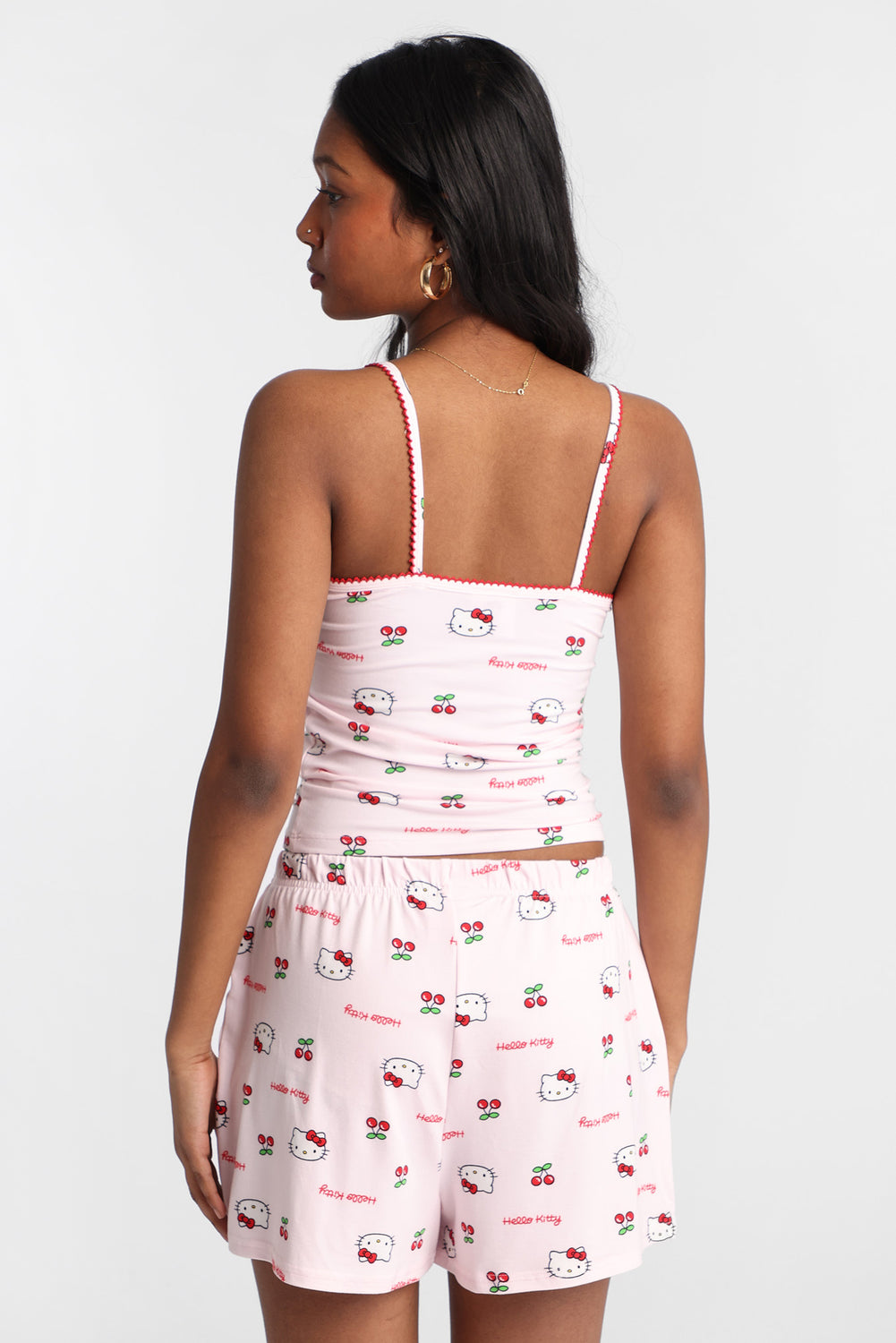 Ensemble camisole et short pyjama imprimé cerises Hello Kitty Ensemble camisole et short pyjama imprimé cerises Hello Kitty