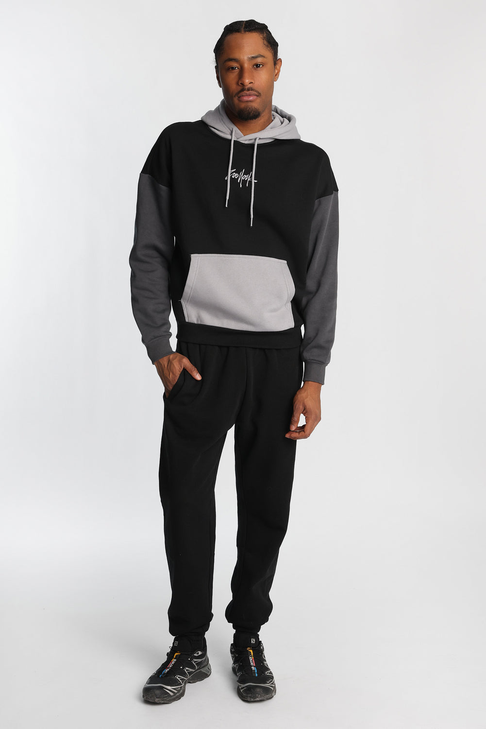 Haut à capuchon tricolore brodé Zoo York Haut à capuchon tricolore brodé Zoo York