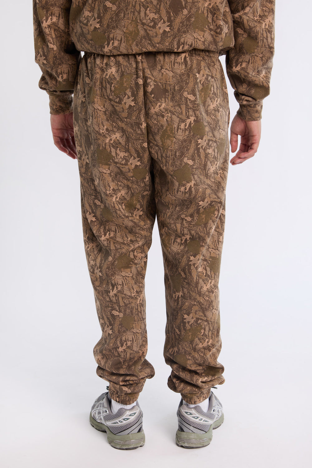 Jogger en molleton motif camouflage d'arbres Arsenic homme Jogger en molleton motif camouflage d'arbres Arsenic homme