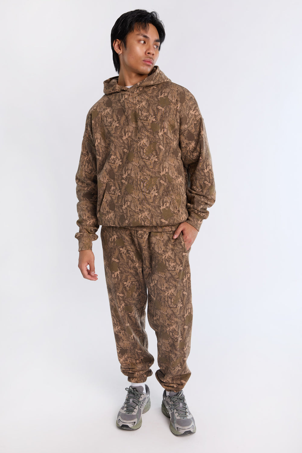 Jogger en molleton motif camouflage d'arbres Arsenic homme Jogger en molleton motif camouflage d'arbres Arsenic homme