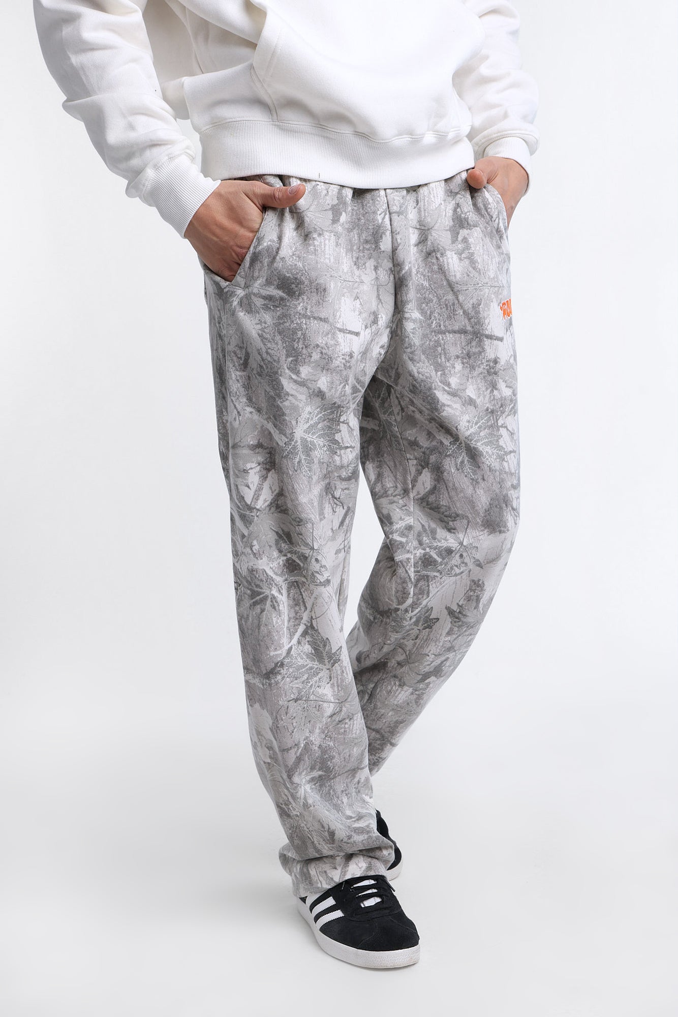Zoo York Embroidered Logo Tree Camo Straight Leg Sweatpants - /
