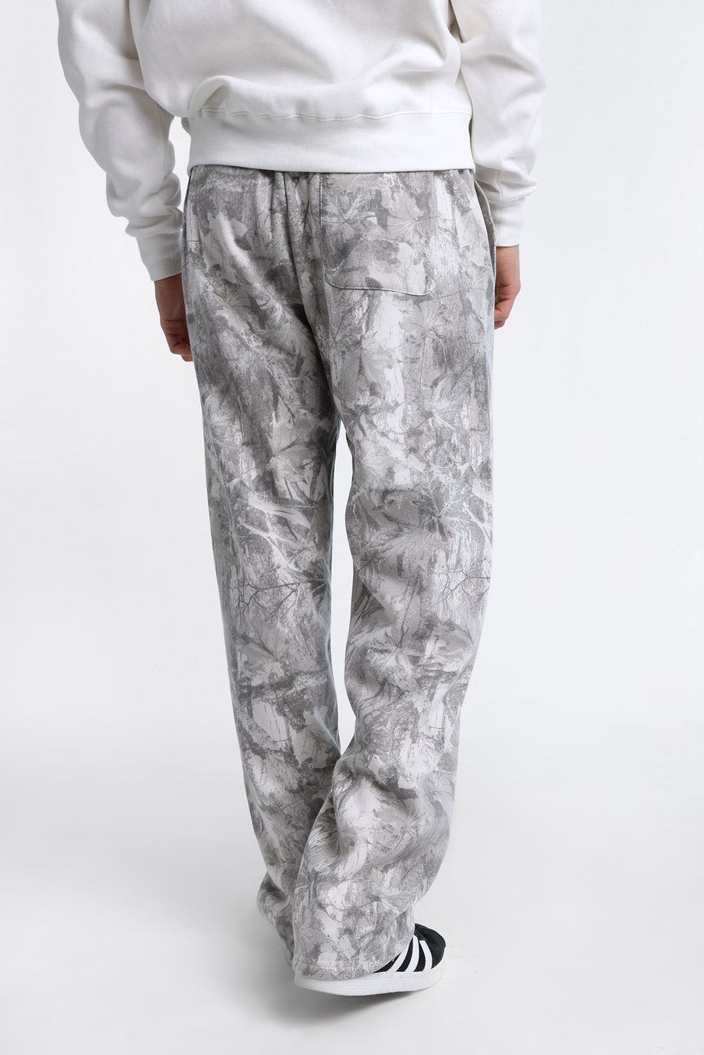 Zoo York Embroidered Logo Tree Camo Straight Leg Sweatpants Zoo York Embroidered Logo Tree Camo Straight Leg Sweatpants