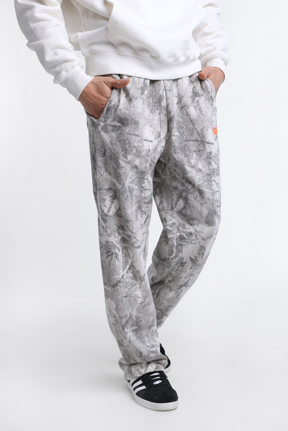 Zoo York Embroidered Logo Tree Camo Straight Leg Sweatpants Zoo York Embroidered Logo Tree Camo Straight Leg Sweatpants