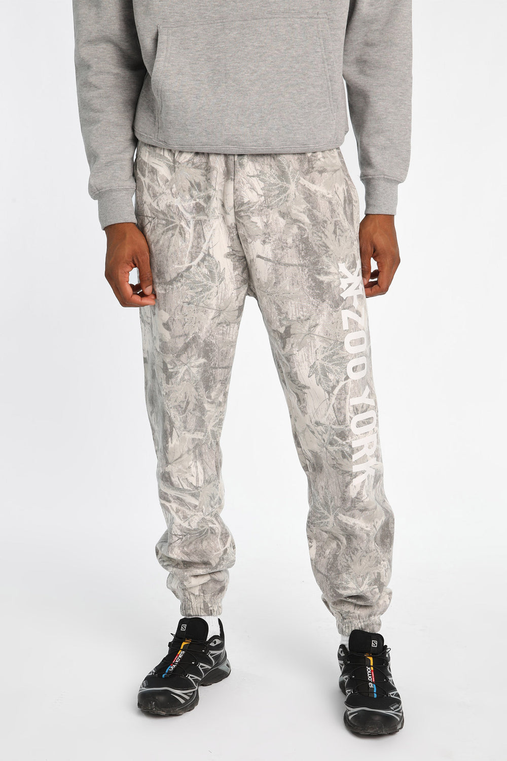 Jogger en molleton camouflage arbre imprimé logo Zoo York Jogger en molleton camouflage arbre imprimé logo Zoo York