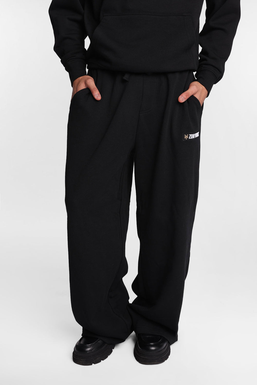 Zoo York Super Baggy Straight Leg Sweatpants Zoo York Super Baggy Straight Leg Sweatpants
