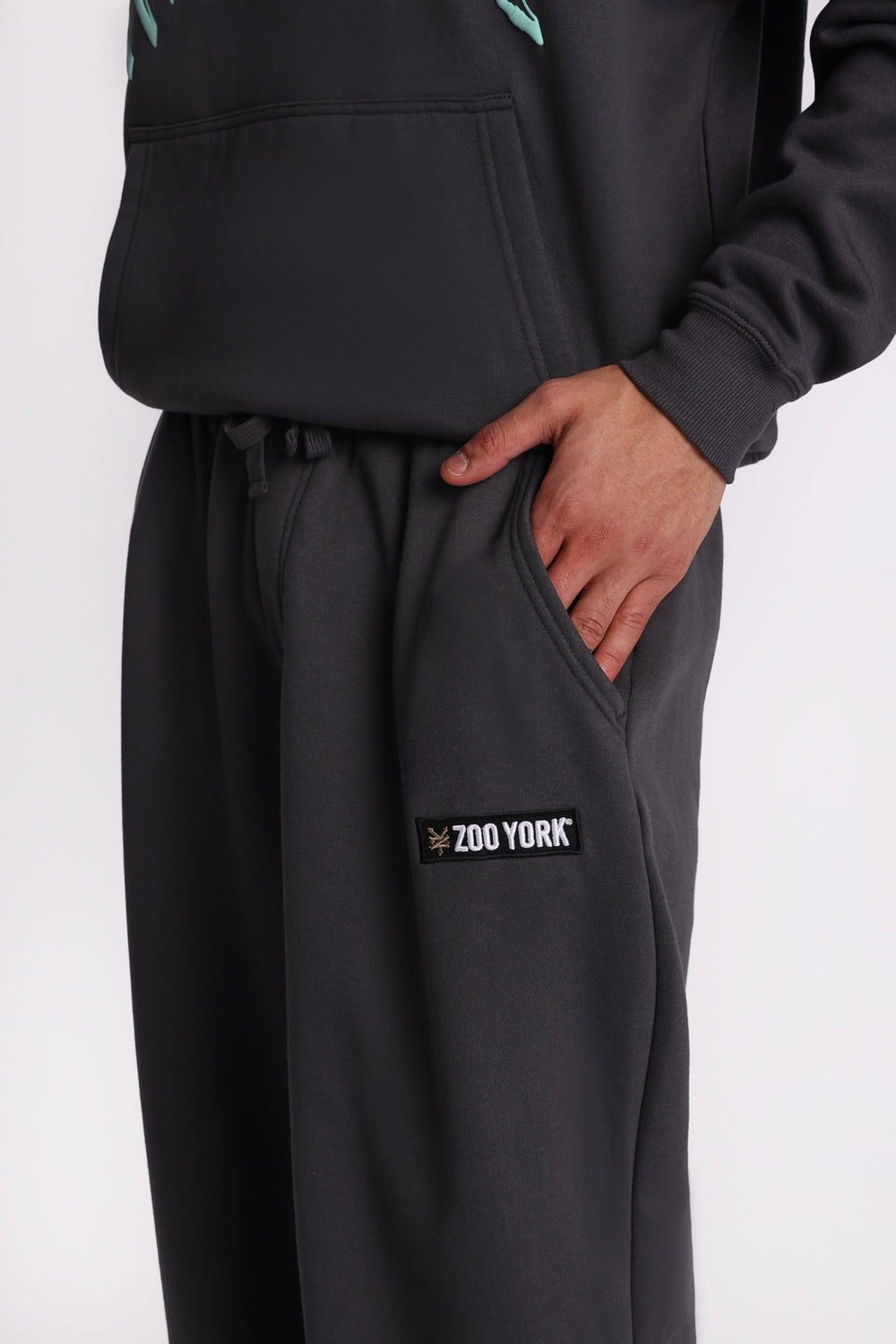Zoo York Super Baggy Straight Leg Sweatpants Zoo York Super Baggy Straight Leg Sweatpants