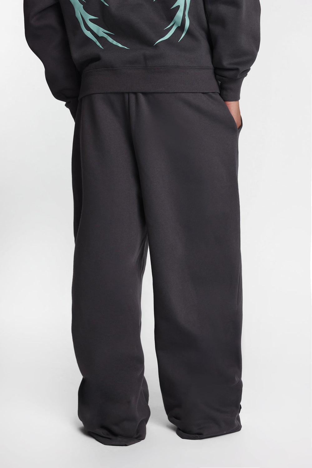 Zoo York Super Baggy Straight Leg Sweatpants Zoo York Super Baggy Straight Leg Sweatpants