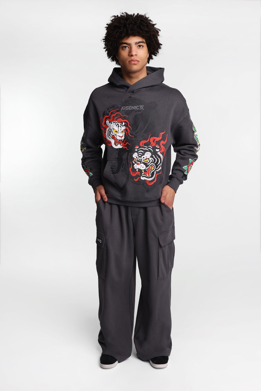 Zoo York Super Baggy Straight Leg Cargo Sweatpants Zoo York Super Baggy Straight Leg Cargo Sweatpants