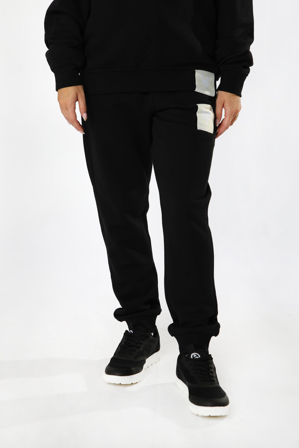 Zoo York Unisex Woven Patch Fleece Jogger Zoo York Unisex Woven Patch Fleece Jogger