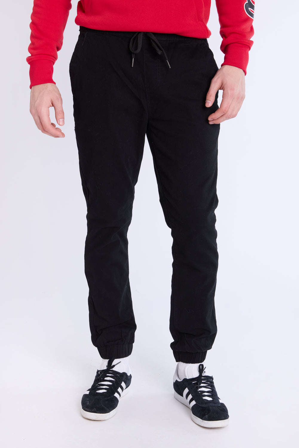 Jogger en sergé basique homme Jogger en sergé basique homme