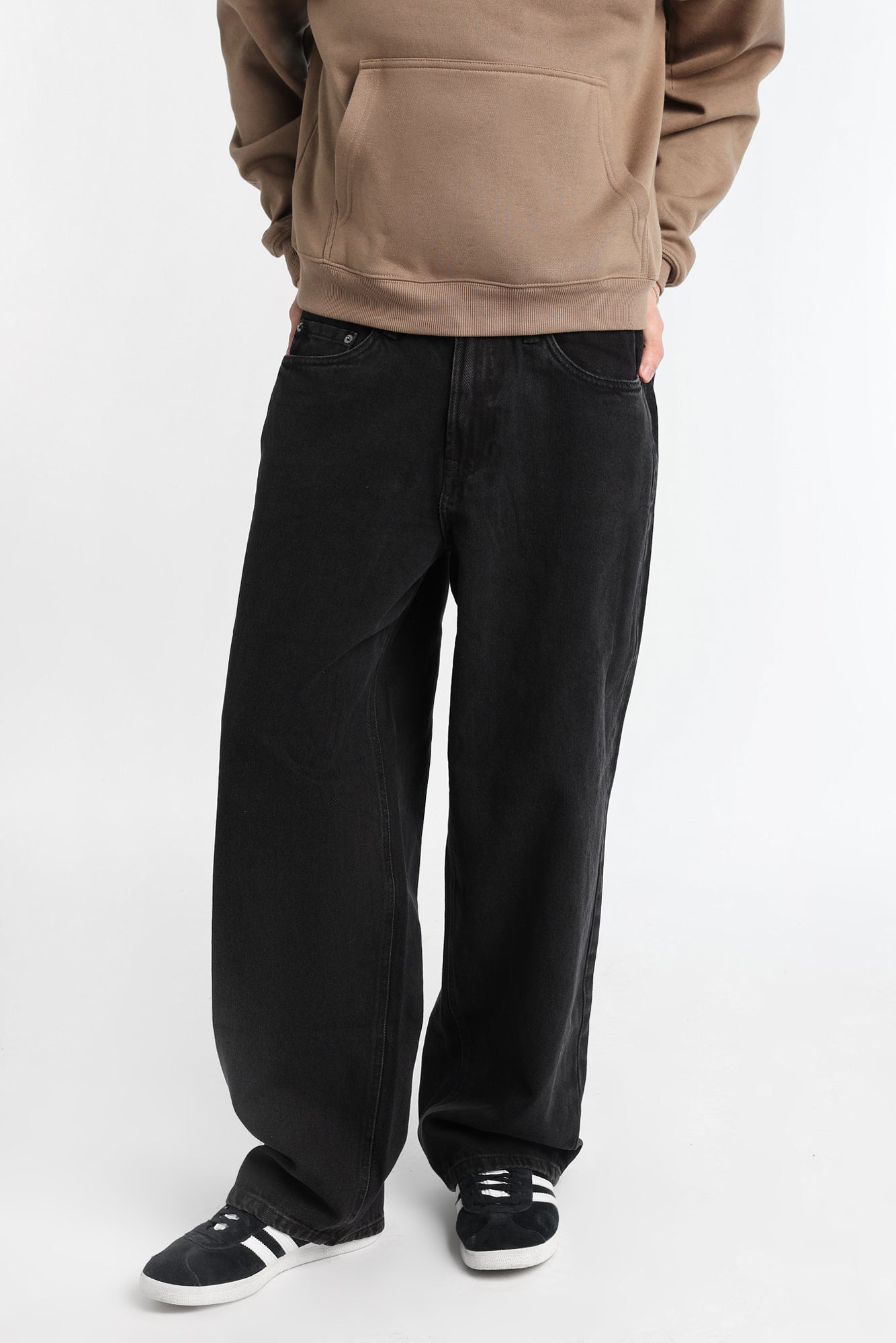 Baggy Black Jeans - /