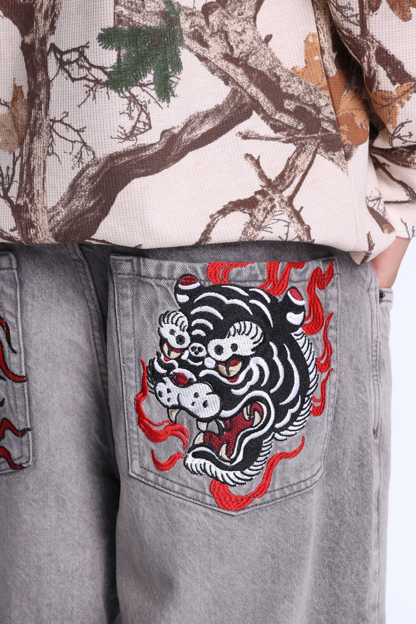 Baggy Skater Embroidered Jeans