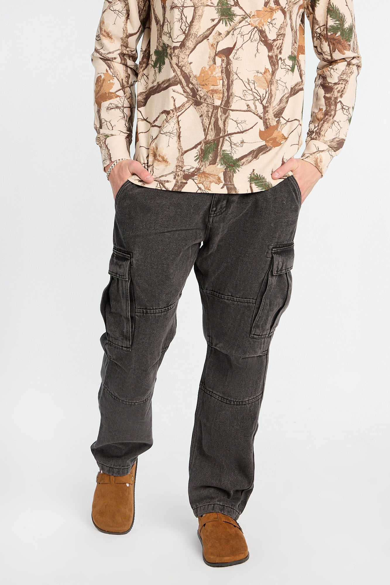Basic Black Cargo Jeans - /
