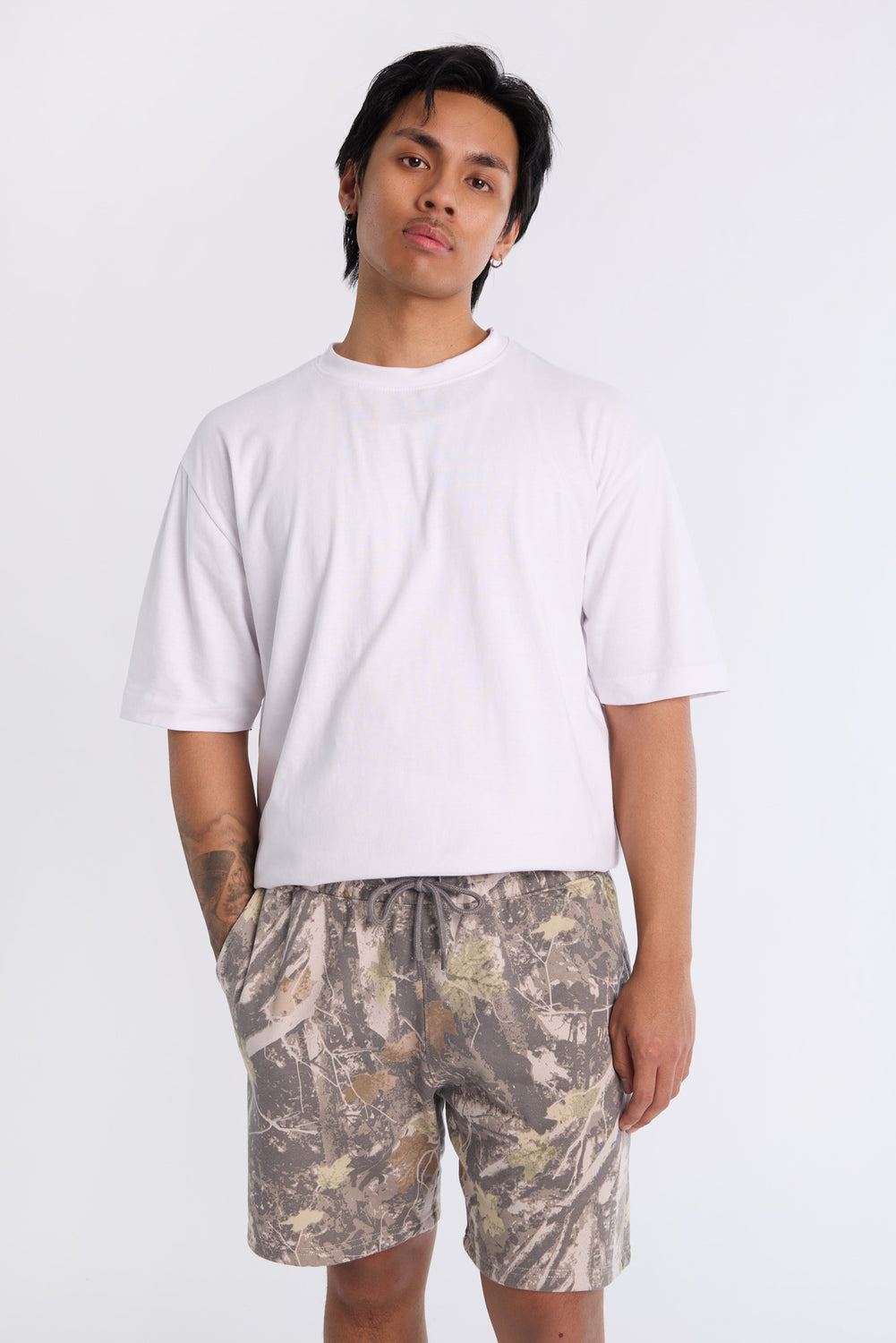 Short en molleton motif camouflage d'arbres Arsenic homme Short en molleton motif camouflage d'arbres Arsenic homme