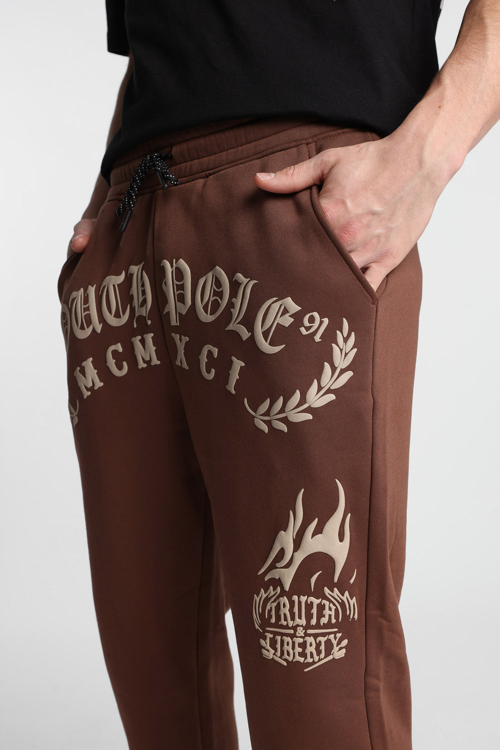 Southpole Truth & Liberty Graphic Fleece Jogger Southpole Truth & Liberty Graphic Fleece Jogger